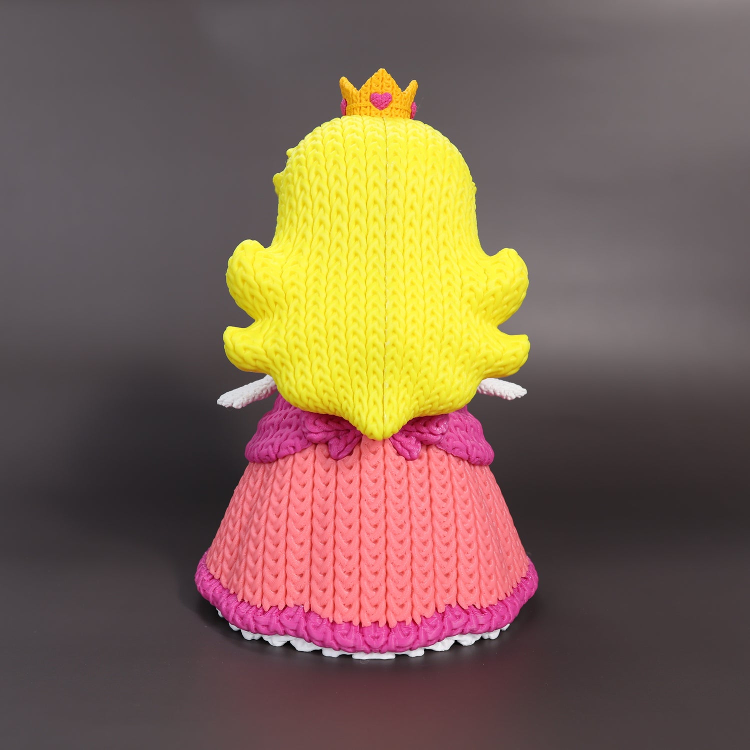 Princess Peach Crochet Edition – Figura 3D Articulada de 18 cm