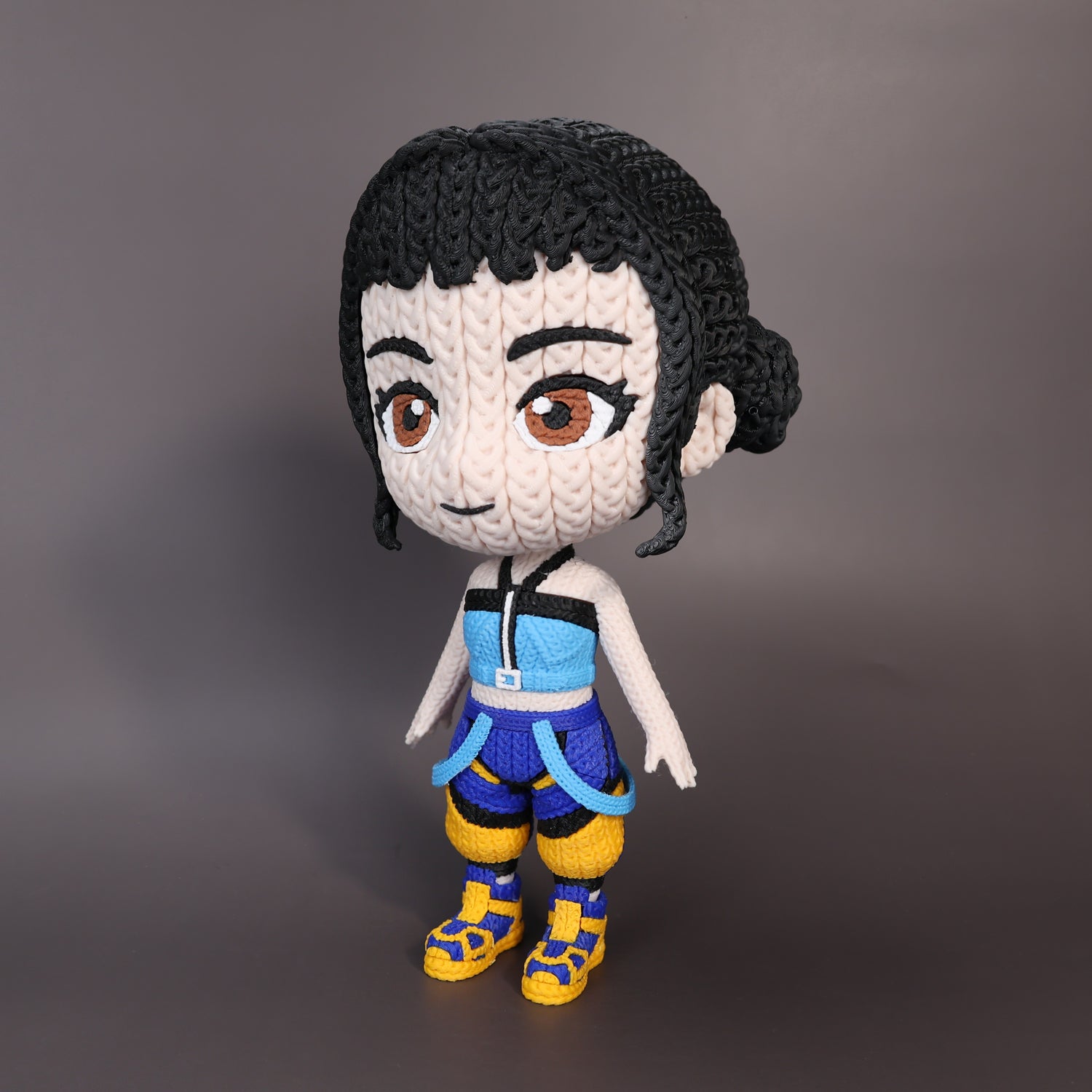 Zoey Kpop Demon Hunters Edition – Figura 3D Crochet Articulada
