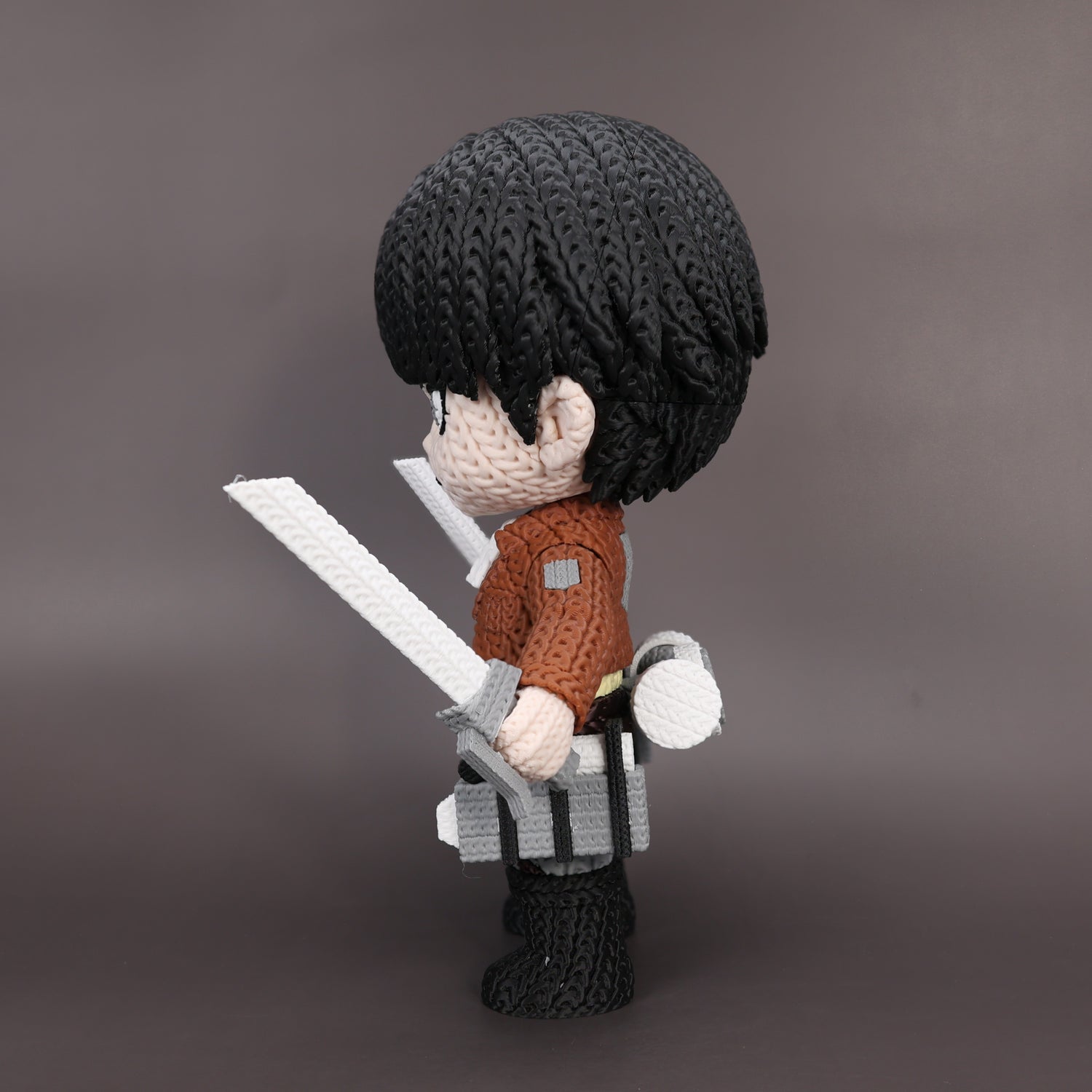 Levi Ackerman Human Version – Figura Anime 3D Crochet de 18 cm